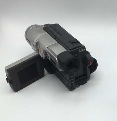 Sony NTSC Hi8 Handycam Camcorder - 2.5-inch LCD - Video Transfer