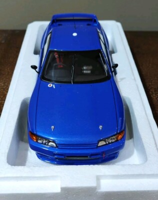 AUTOart 1/18 Nissan Skyline GT-R R32 Plain Body Blue Limited