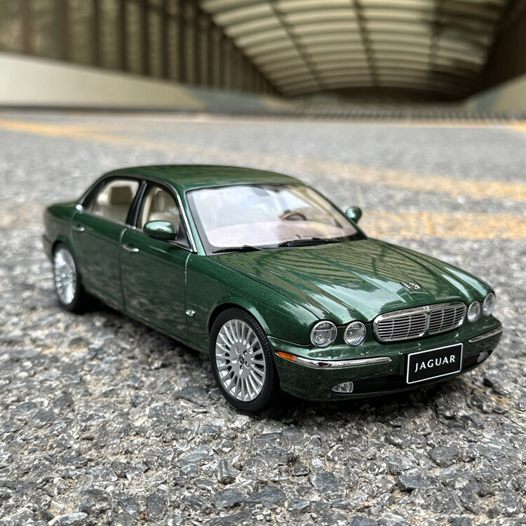 大人気 美品 希少】 1/18 ジャガー JAGUAR XJ XJ6 X350 大人気 美品