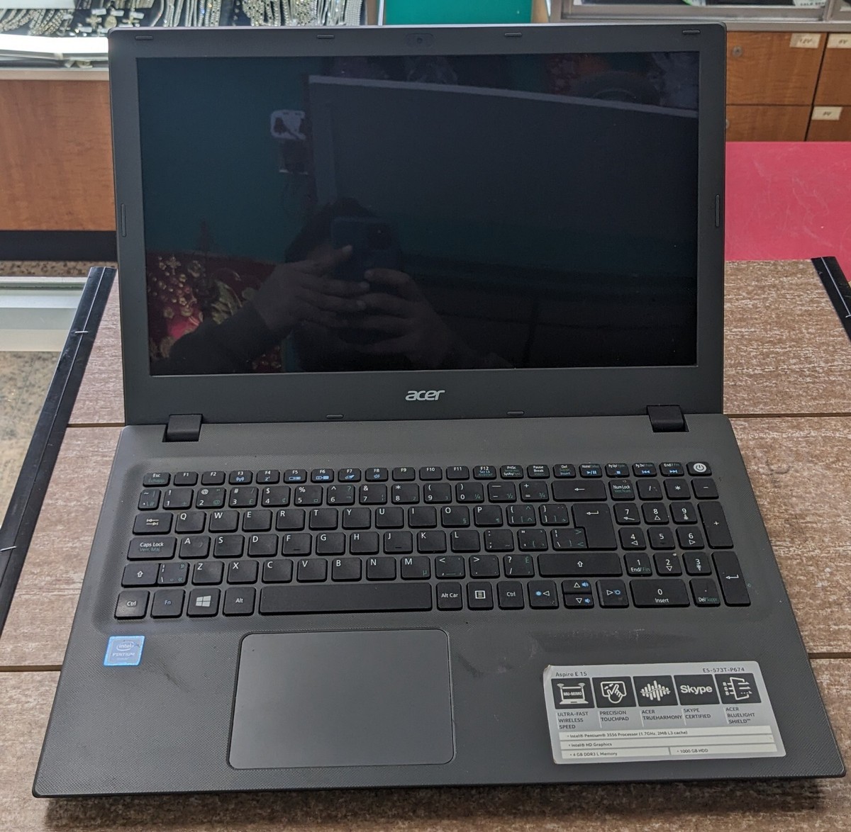 acer aspire E5-573T-P674 Intel Pentium 3556,4gb RAM,1TB HDD