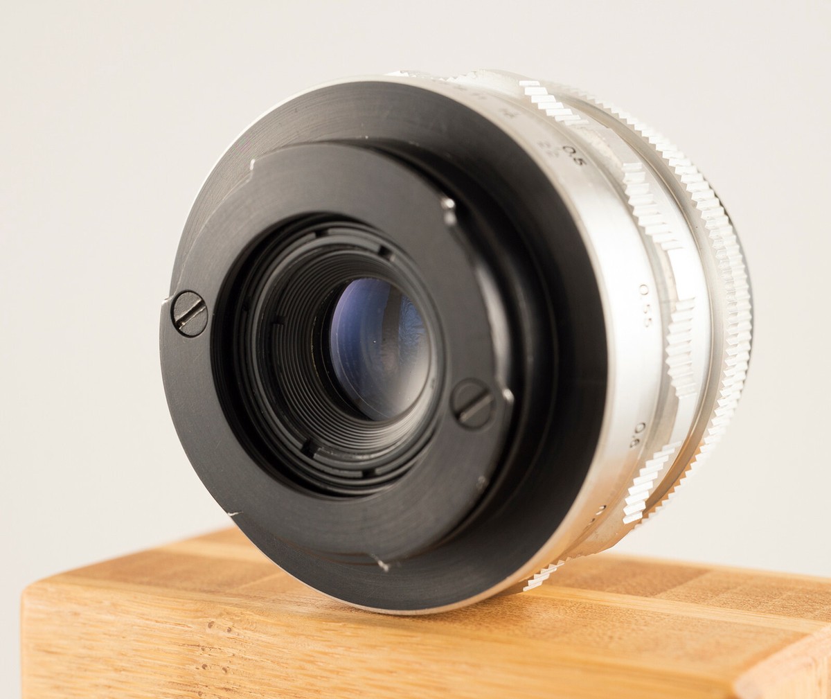 Carl Zeiss Jena Tessar 50mm F2,8 RED T Exakta Vintage Lens - 2.8