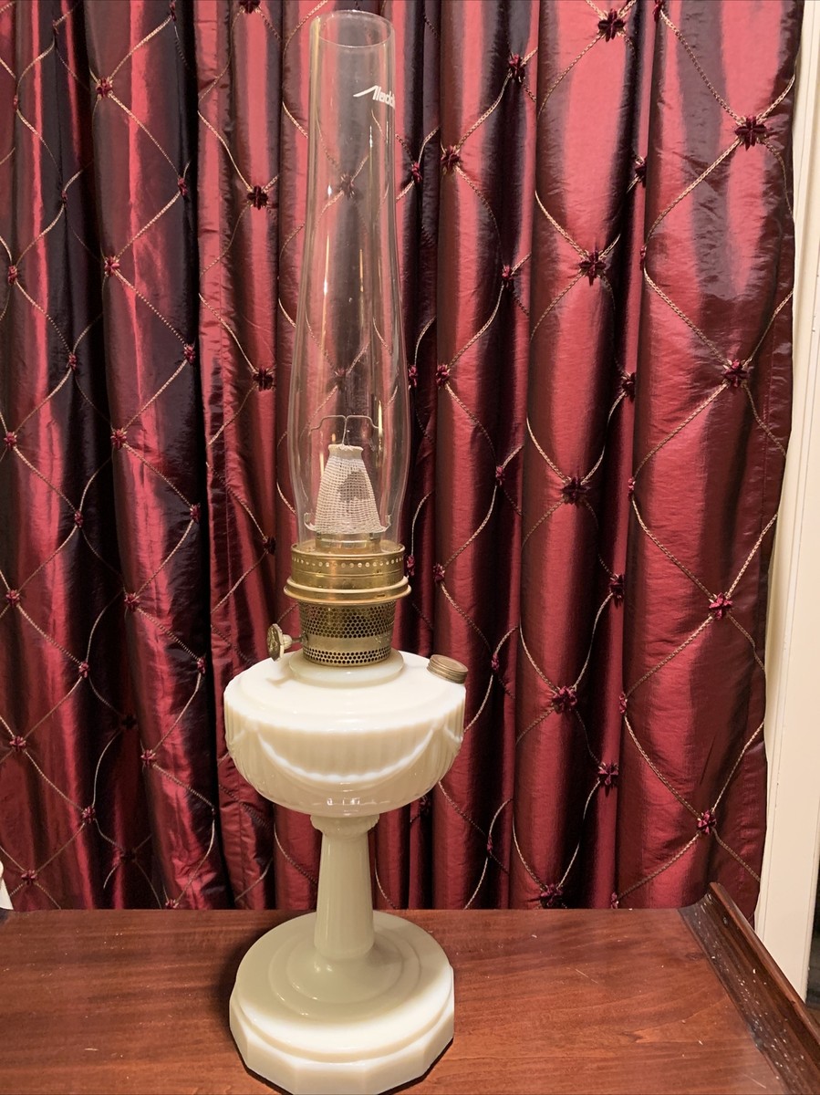 Aladdin 1940 Ivory Alacite Tall Lincoln Drape Model B-75(?Kerosene