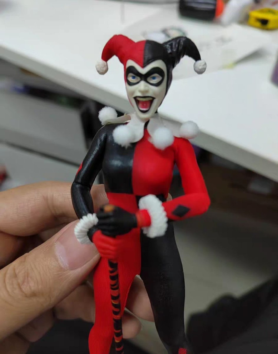 Mezco Batman Animation Harley Quinn 1/12 Action Figure In Stock