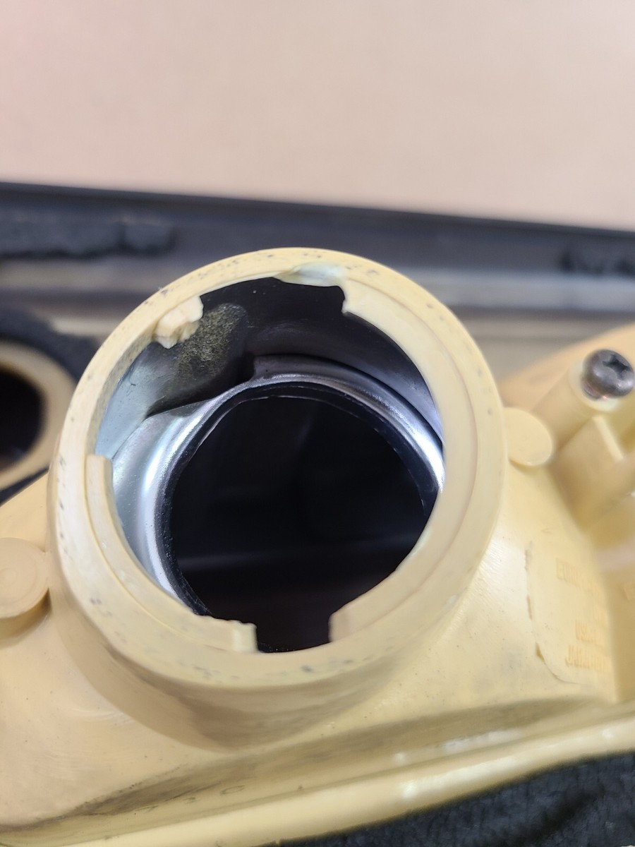 1987 1988 1989 Genuine Nissan Z31 300ZX Rear Center Garnish Brake