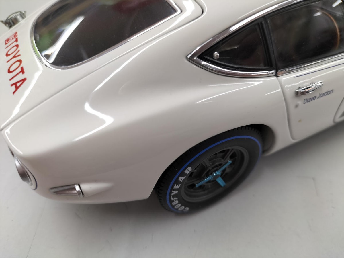 トヨタ2000GT SCCA1968 #23 1/18 新品 トヨタ2000GT SCCA1968 #23 1/18