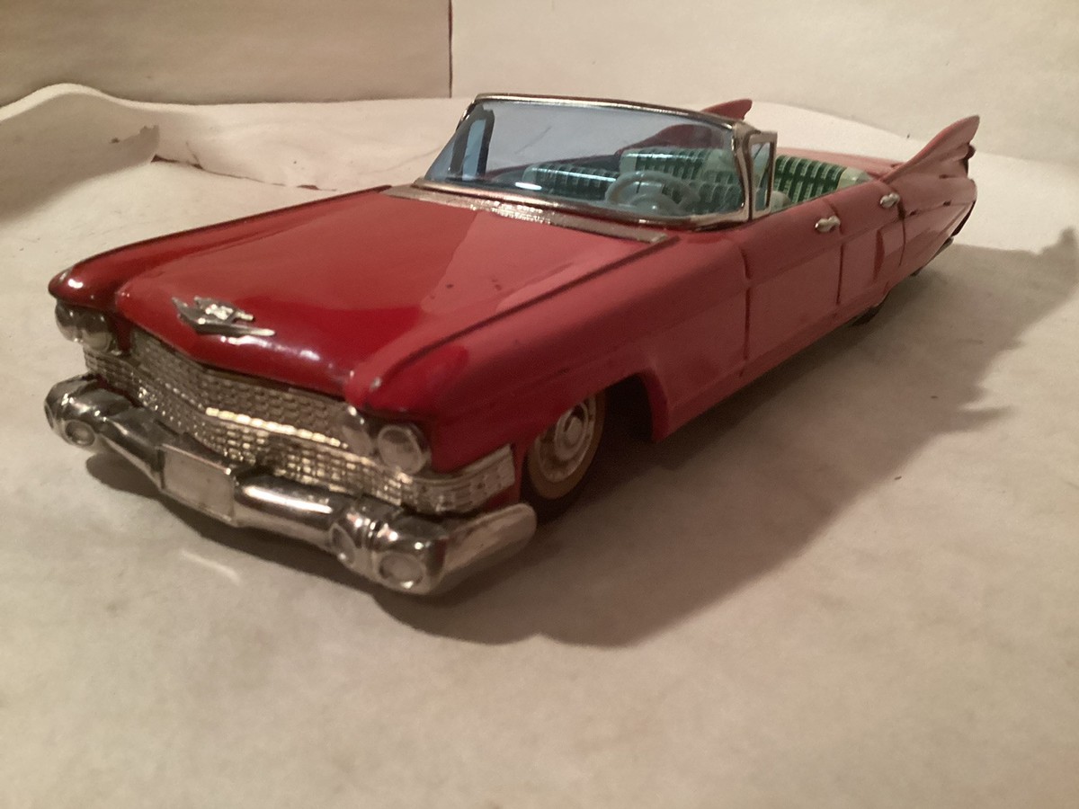 萬代屋【60 キャデラック コンバーチブル大 赤】inブリキtoy car 箱無