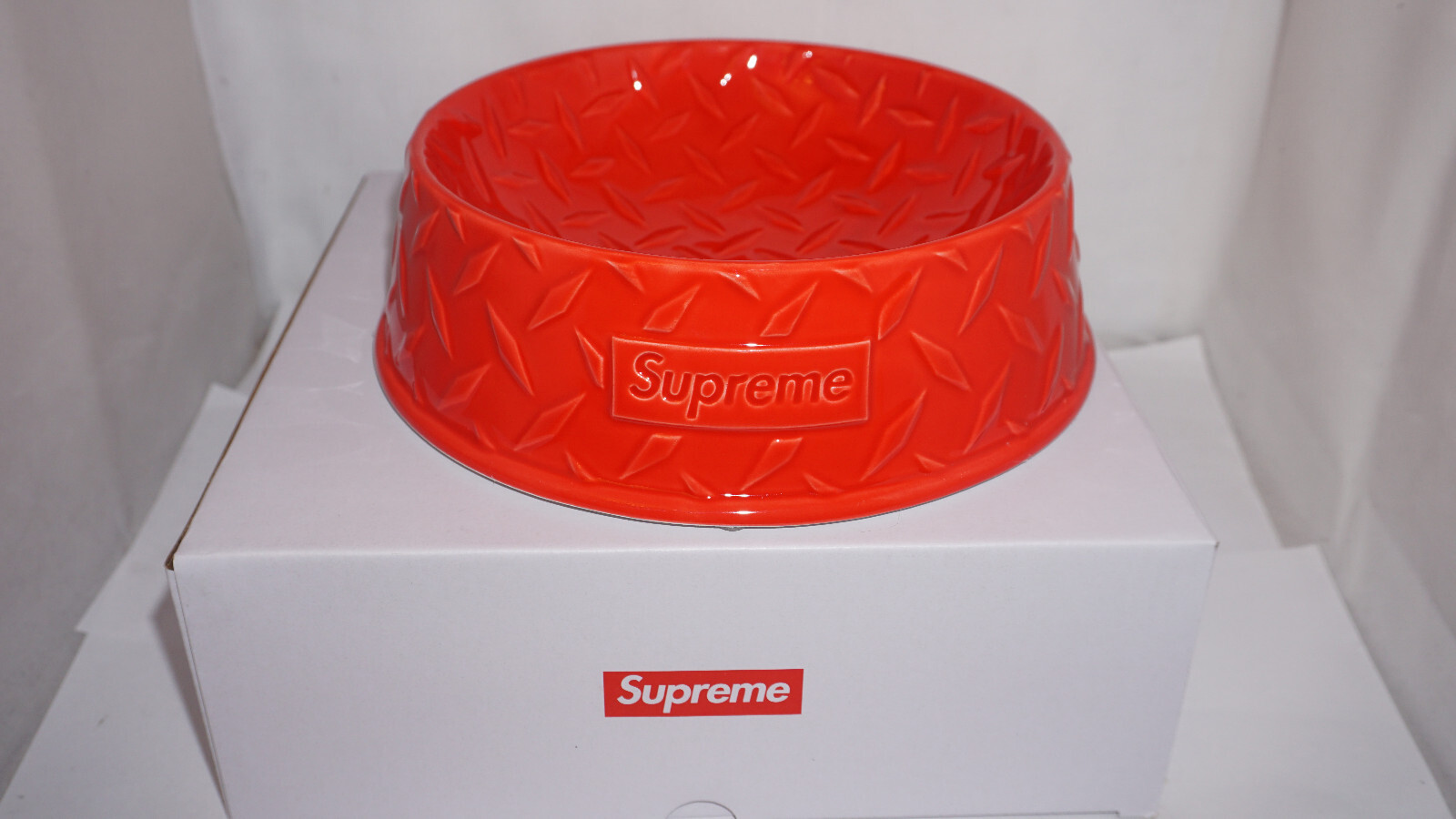 中古SUPREME SUPREME シュプリーム ドッグボウル レッド ボックスロゴ