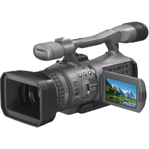 Sony Handycam DCR-PC100 MiniDV Camcorder Digital Video Camera