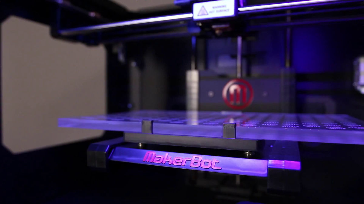 CADファイルから簡単に立体印刷ができる3Dプリンタ「Replicator 2