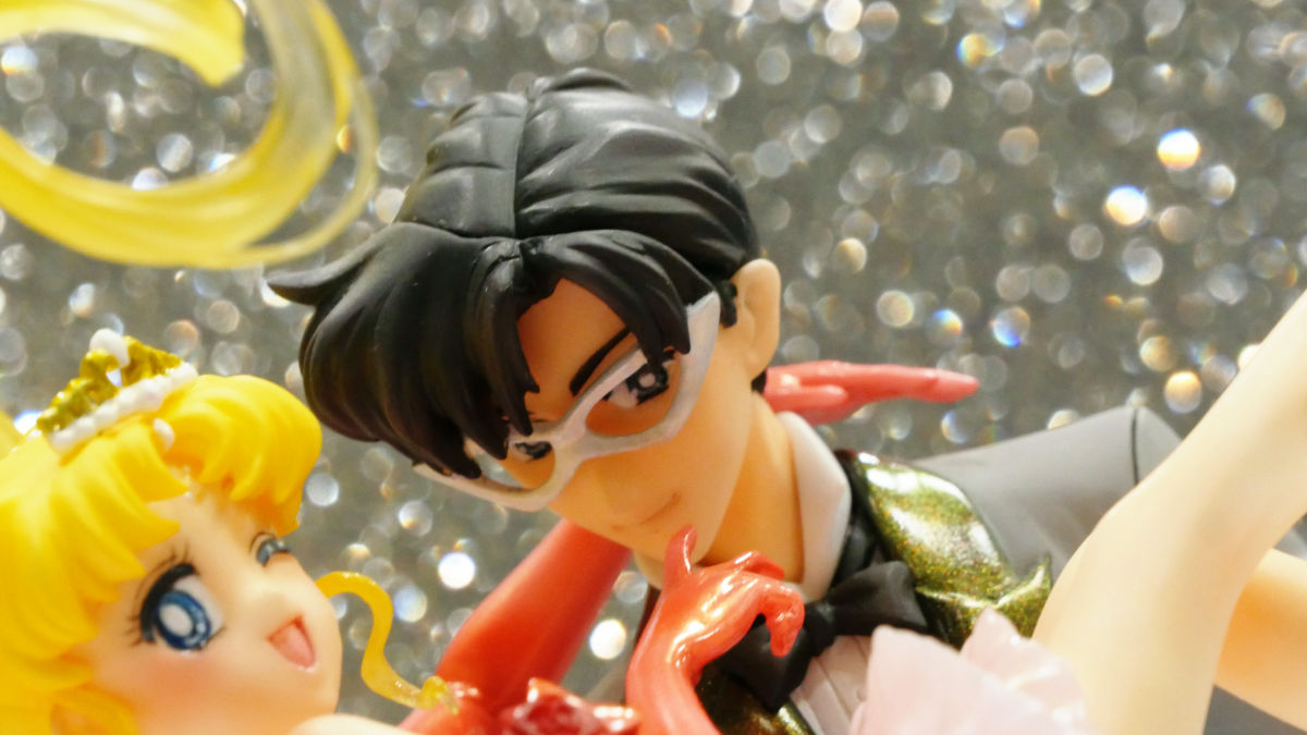 美少女戦士セーラームーン」のうさぎとタキシード仮面がゴージャスな