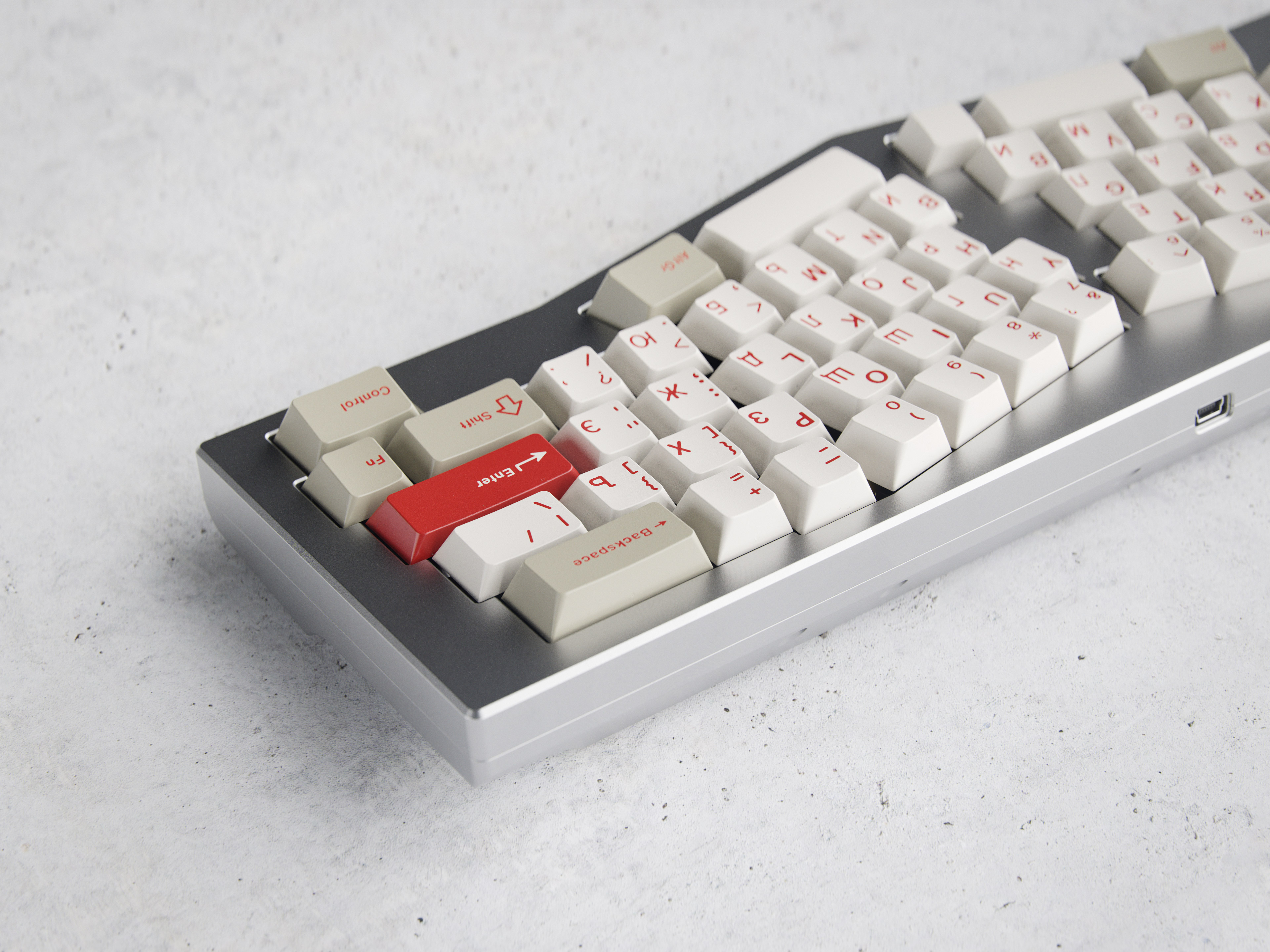 GB] GMK Red Alert - shipping confirmed Jan/Feb 2023!