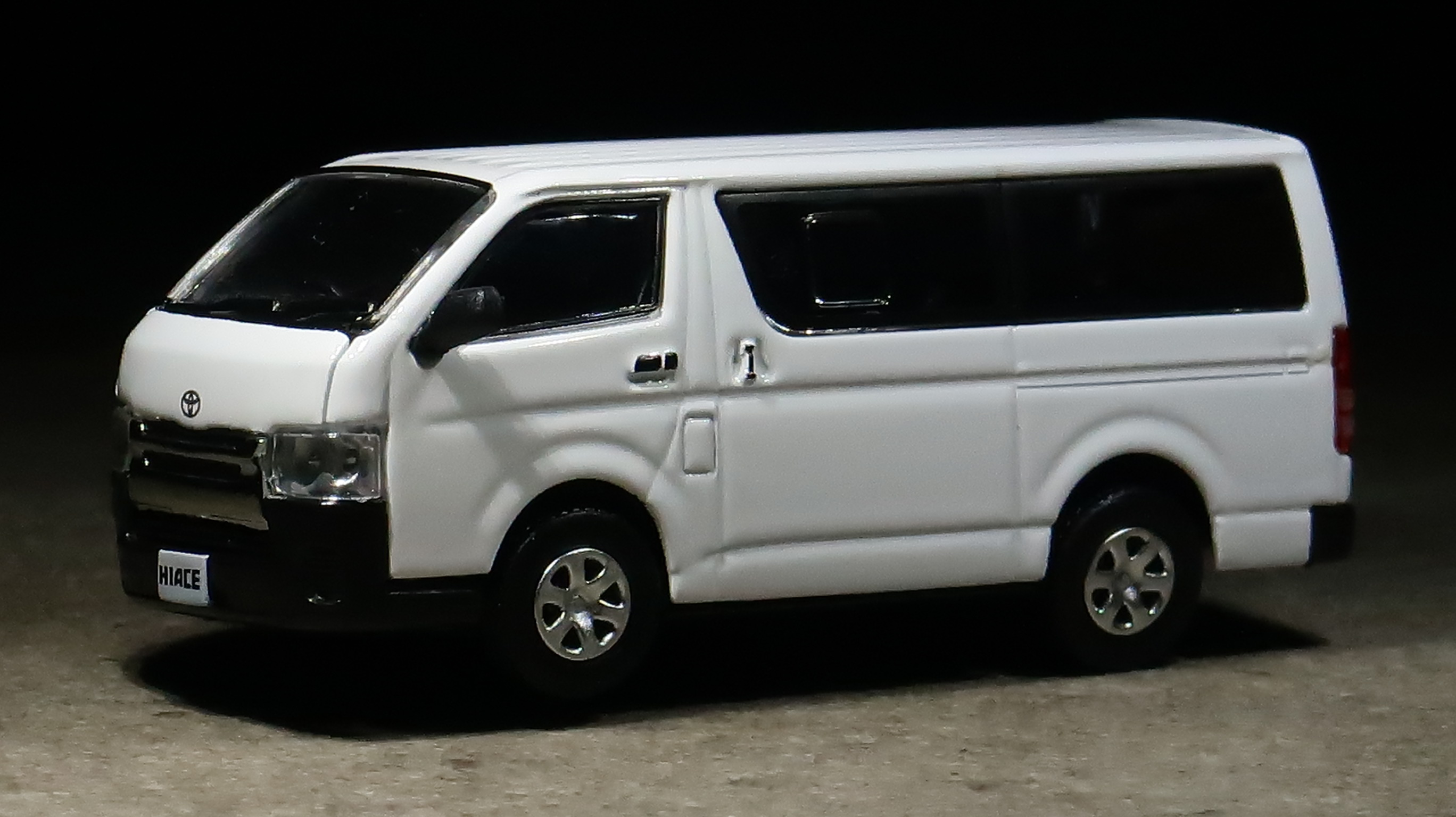 BMC ハイエース White 改 楽天市場】ハイエース 4型 塗装済 フロント