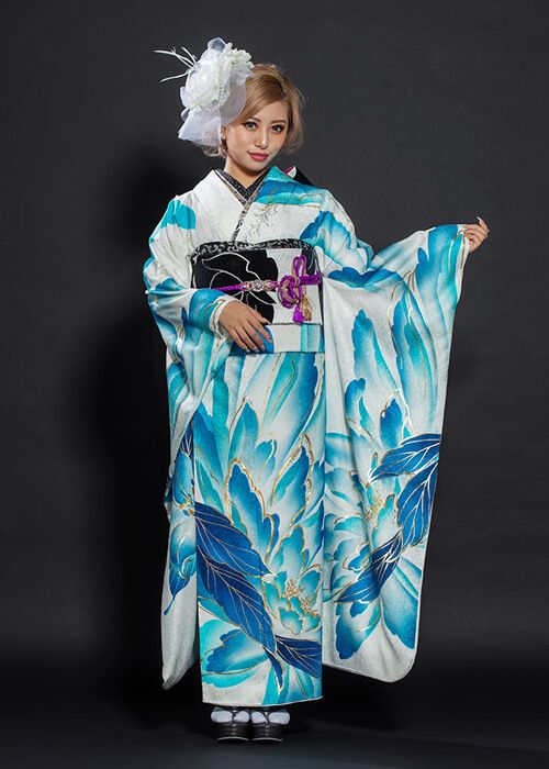 喜織屋] ＊新品＊高級振袖＊白金 椿柄模様 金彩 成人式手縫いN251122