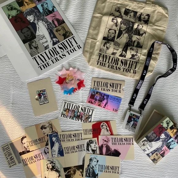 Taylor Swift Eras Tour VIP グッズBOX 2個セット ツアーグッズ Taylor