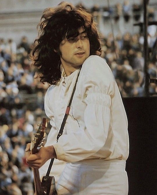 Led Zeppelin's Jimmy Page with the puffy shirt in 1973. : r/seinfeld