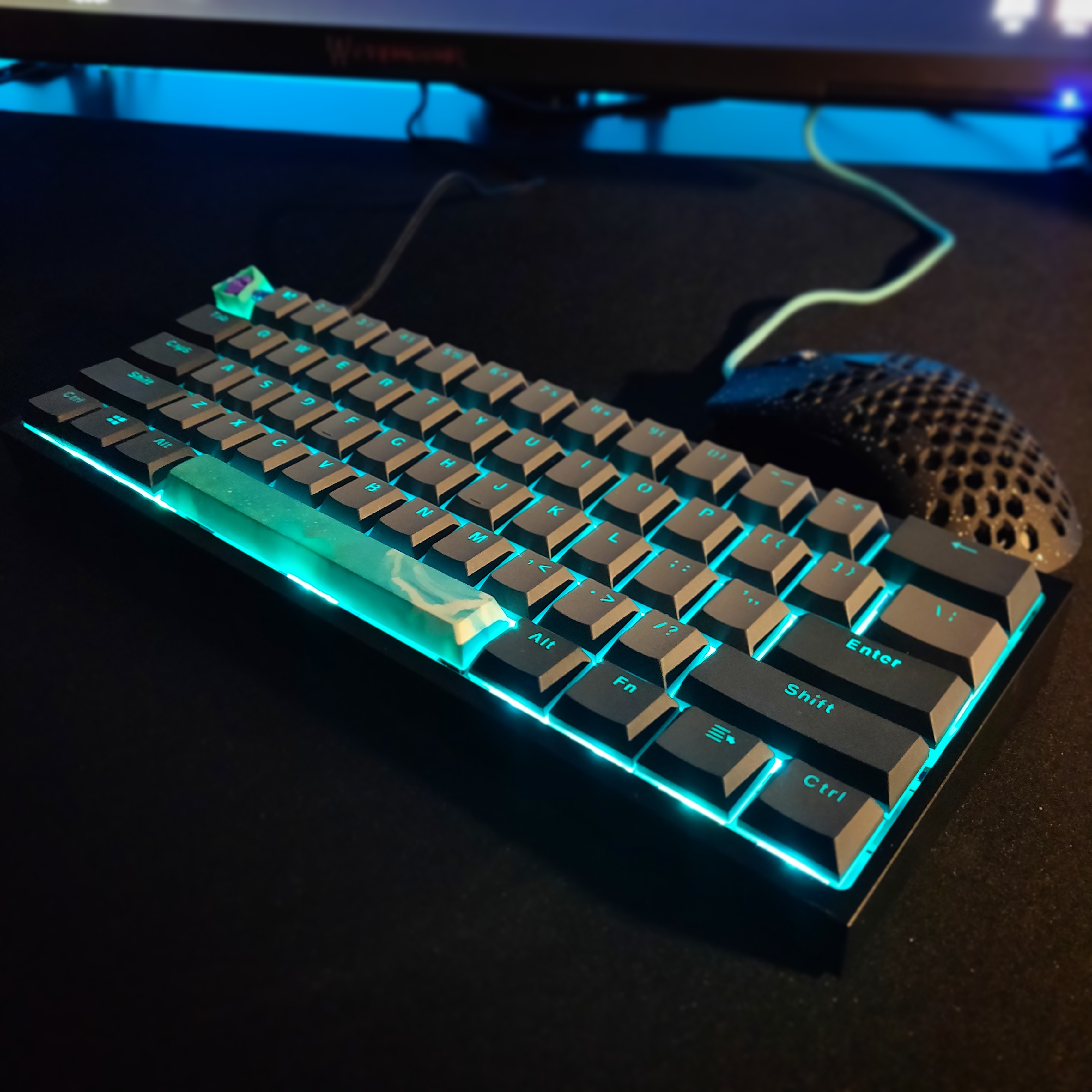 New DZ60RGB hotswap (ANSI) in a black Tofu case. : r