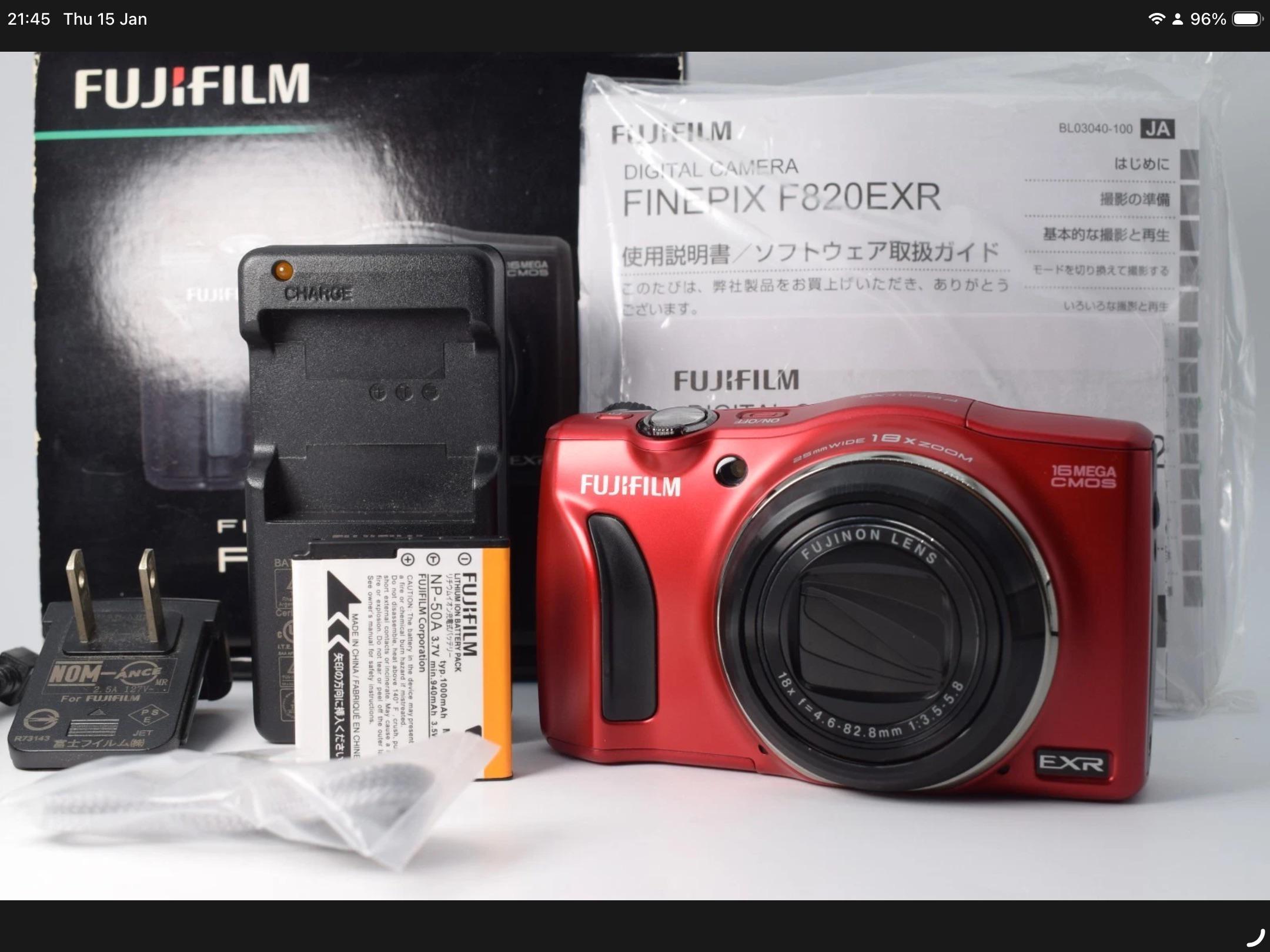 FUJIFILM FINEPIX F820EXR レッド FinePix F820EXR [レッド]の製品画像
