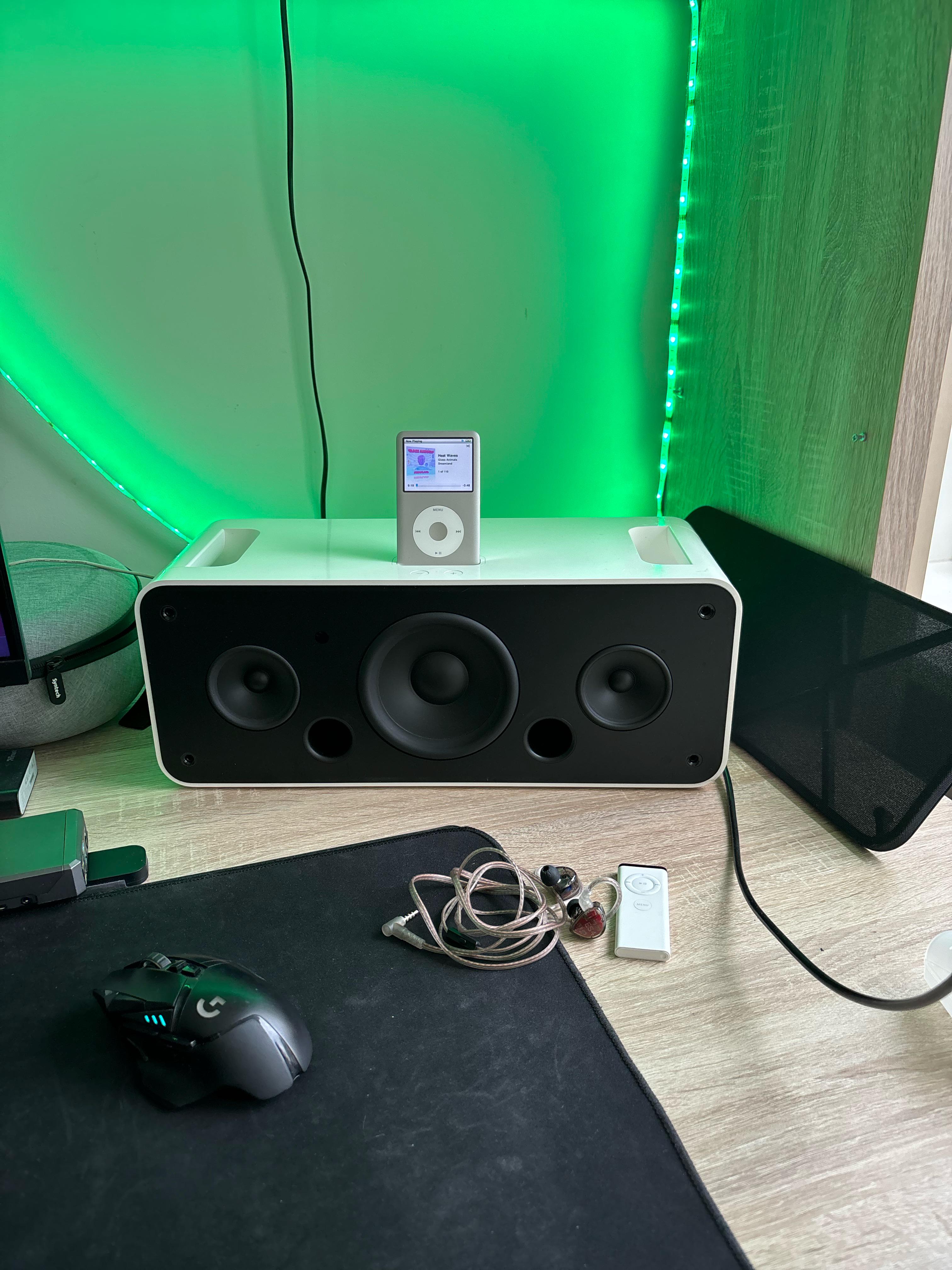 iPod 7th gen with iPod HiFi combo : r/ipod