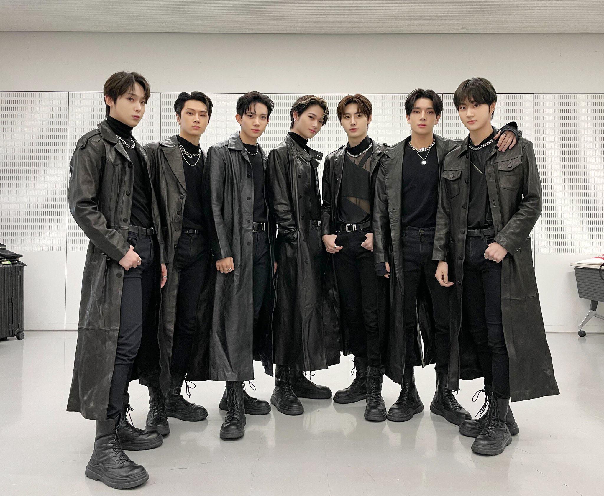 221104 JP Twitter: Today's ENHYPEN at their first studio