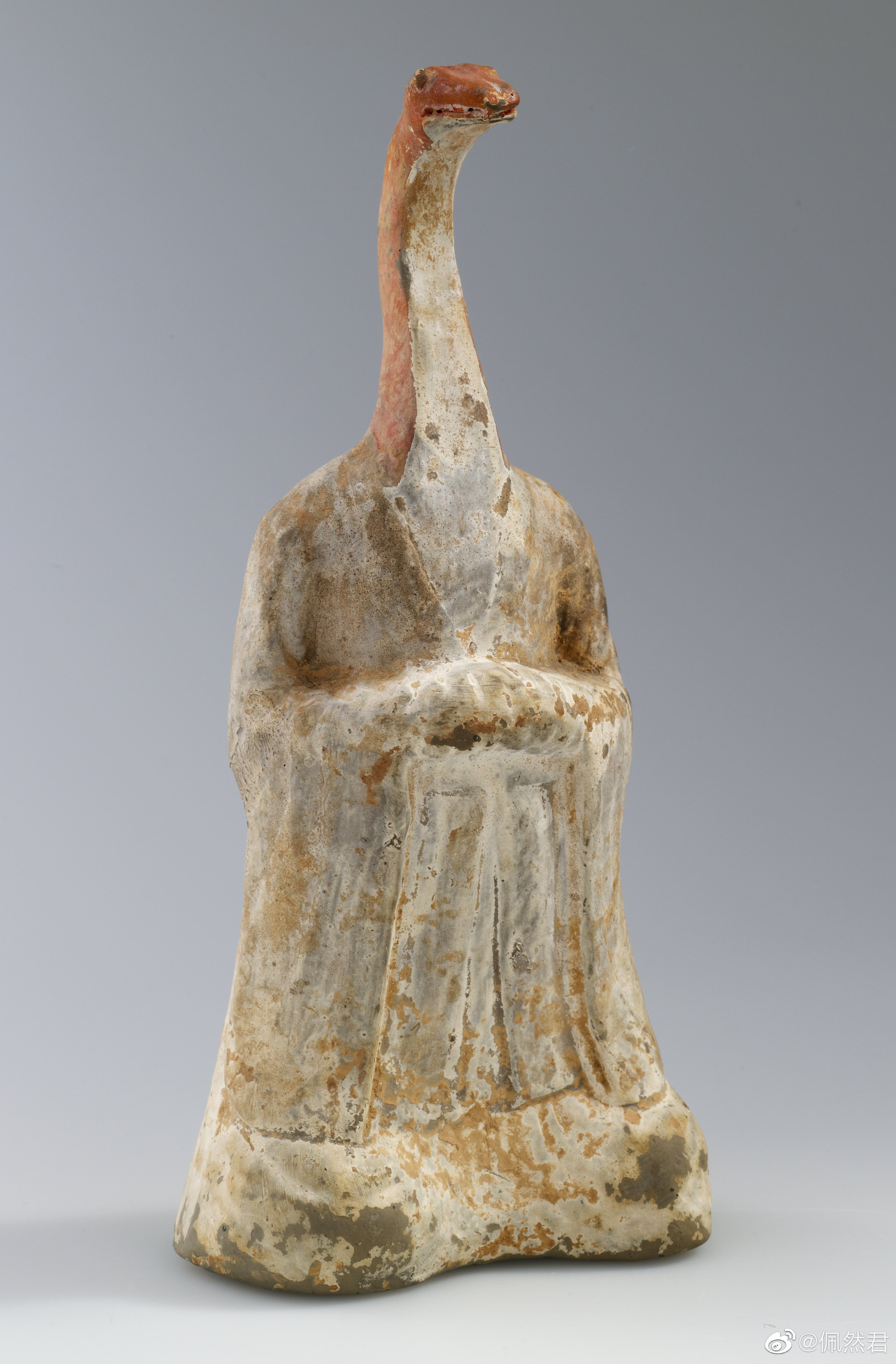 唐代十二生肖之蛇首人身俑: r/China_irl