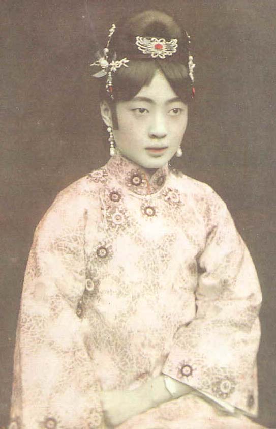中国最後の皇帝、婉容皇后 1940年代くらい (543×843) : r/HistoryPorn