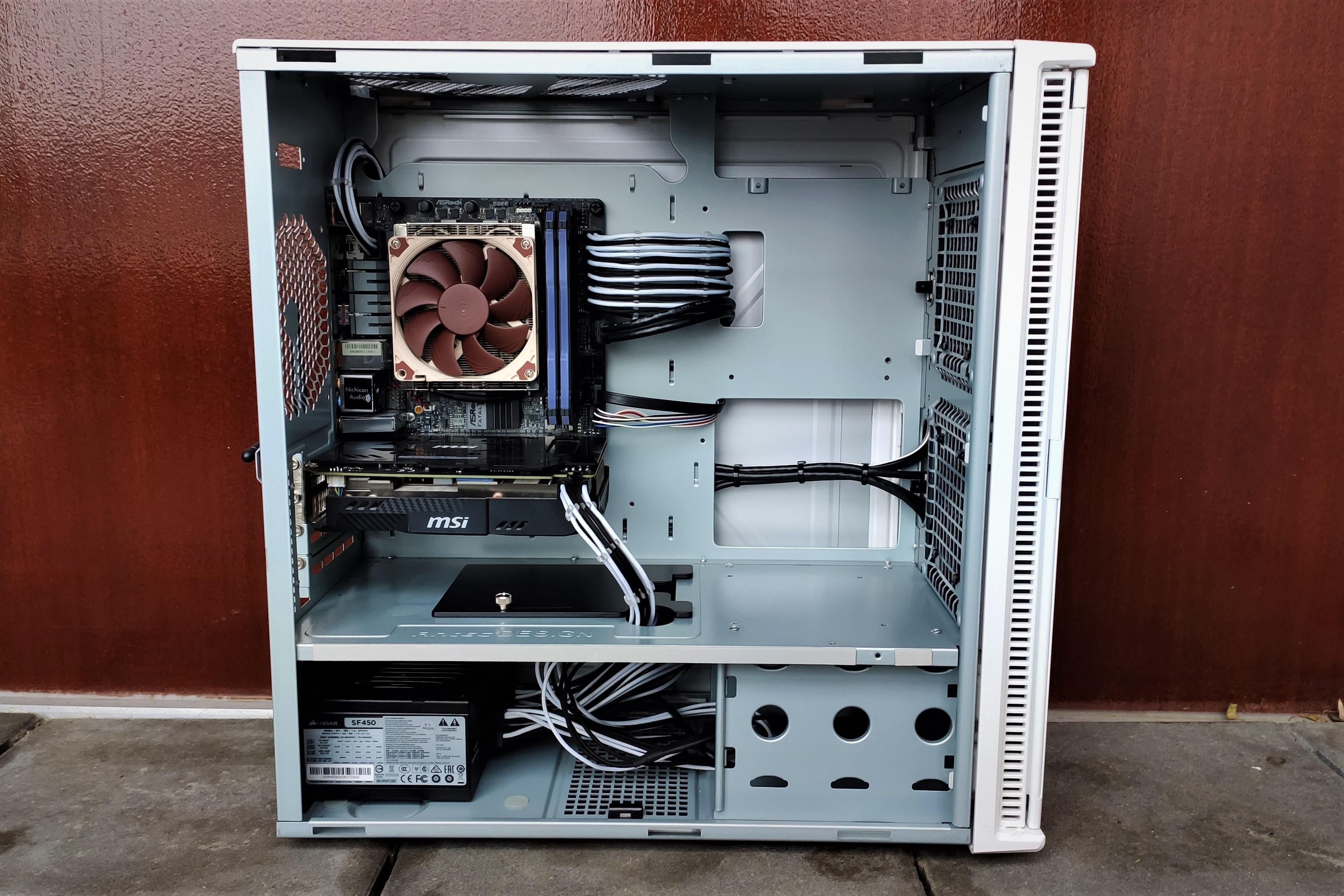 ミニ」タワーのミニハードウェア：sffコンポーネントを搭載した古い