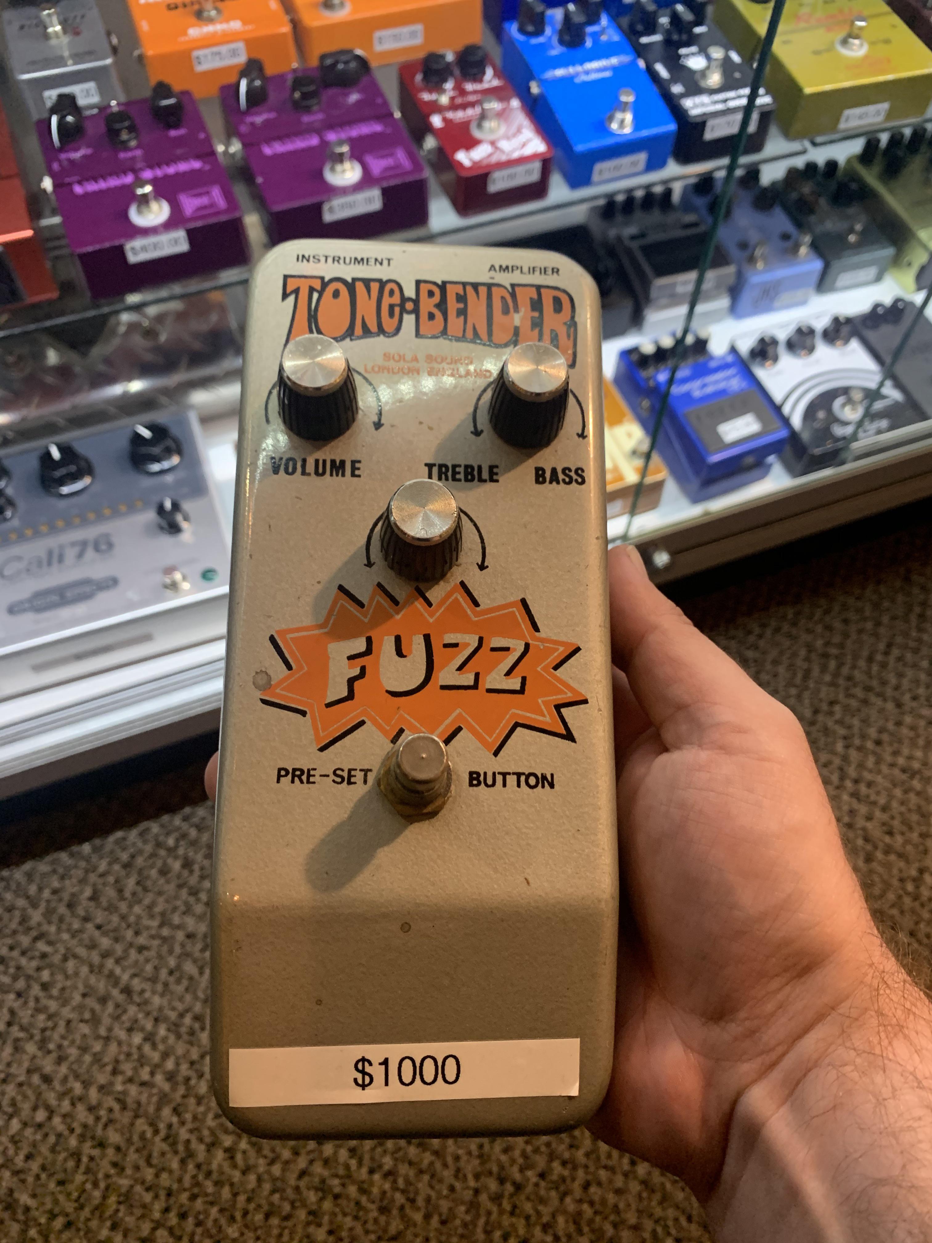 I got to play a vintage Sola Sound Tone Bender MKIII today. Today