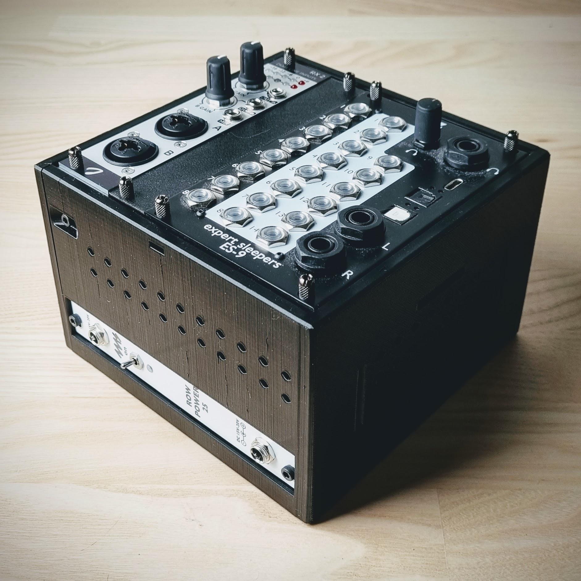 Expert Sleepers ES-9 モジュラーシンセサイザー