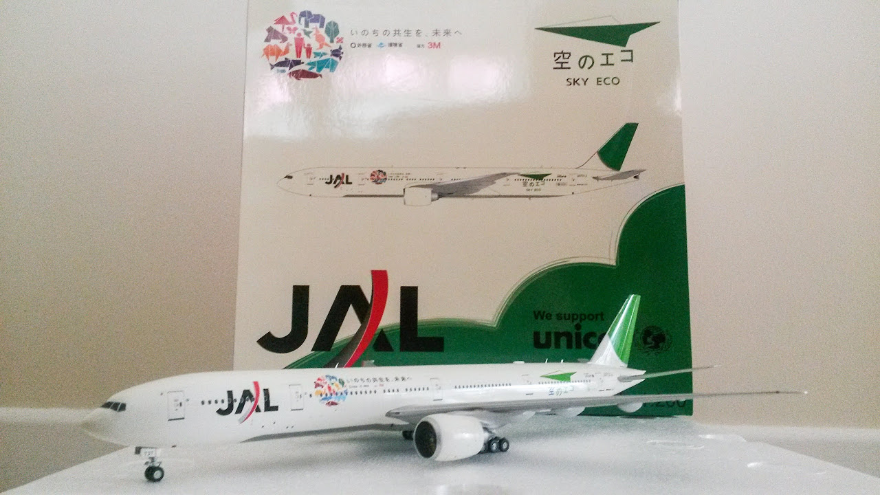 JC Wings 1:200 JAL 777-300ER (Sky eco) Unboxing and Review - YouTube