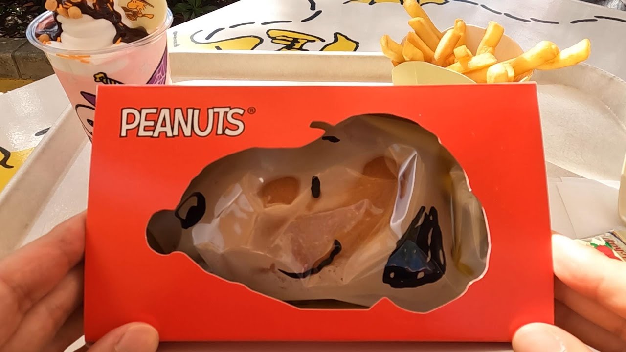 Peanuts Snoopy's Backlot Cafe Universal Studios Japan - YouTube