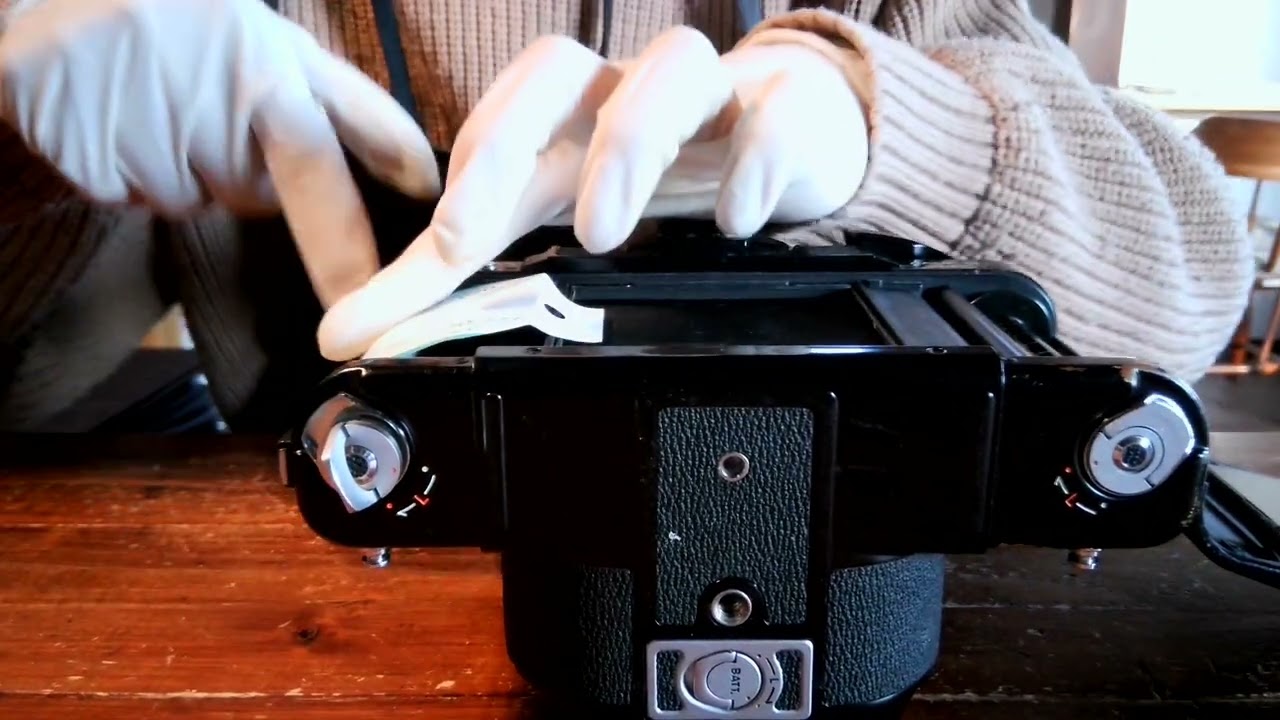 バケペン】PENTAX 6x7のフィルムの入れ方 - YouTube