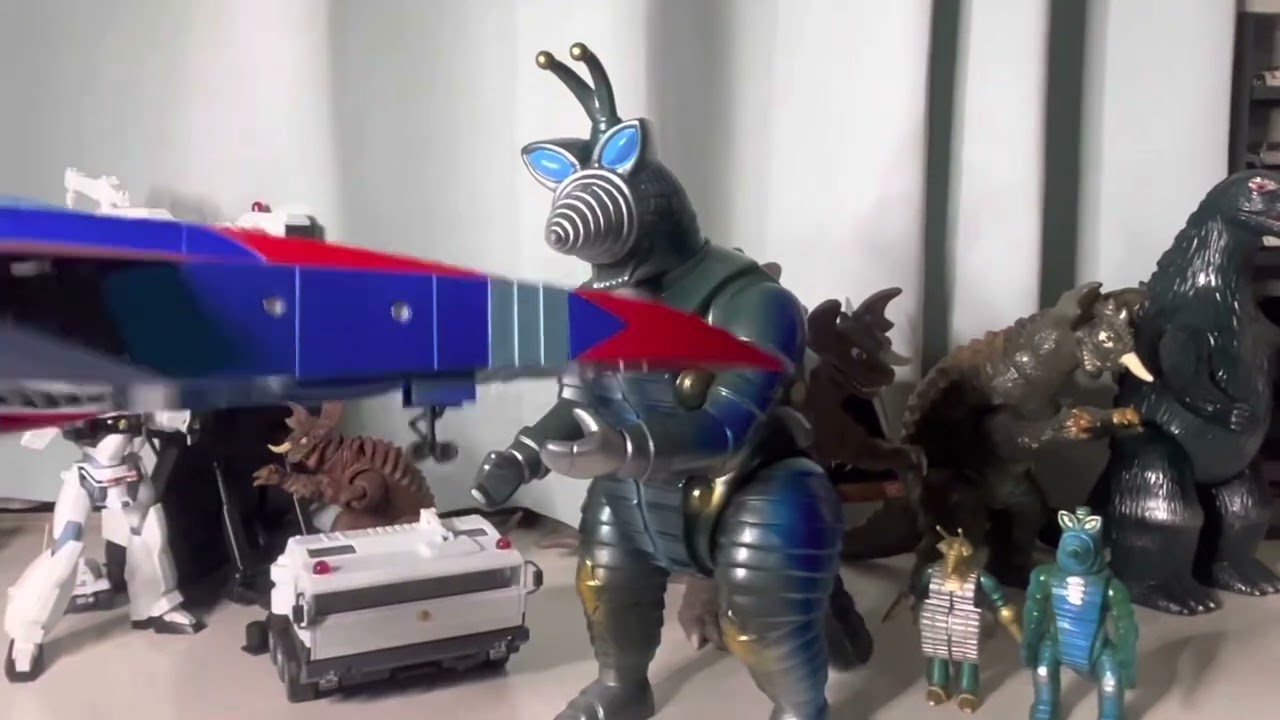 特撮大百科 ゴジラブルマァク伝説 ゴジラ蓄光バージョン - メルカリ