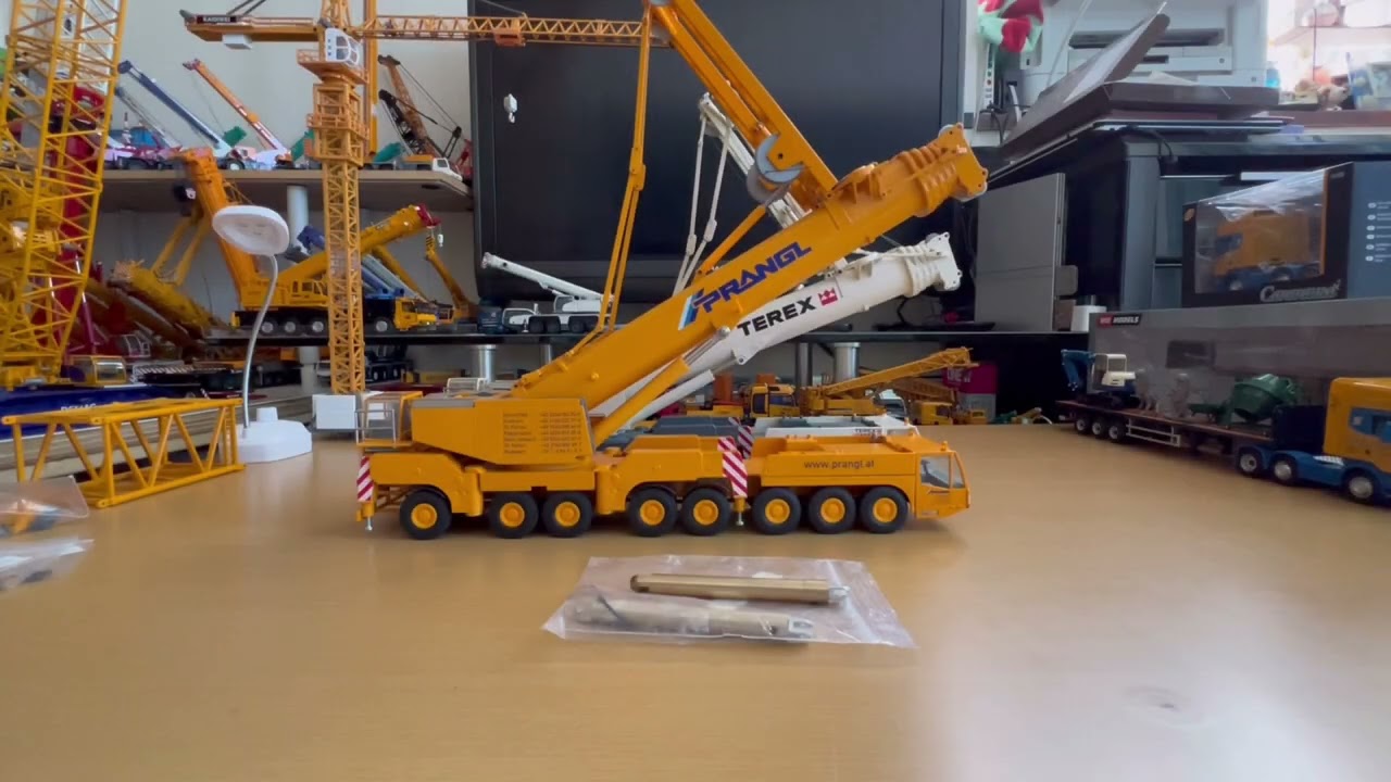 コンラート製 DEMAG クレーン 1/50 ミニチュアおまけ付き