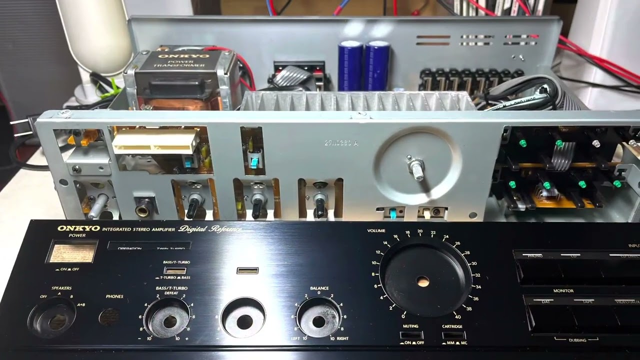 ONKYO A-812XG - YouTube