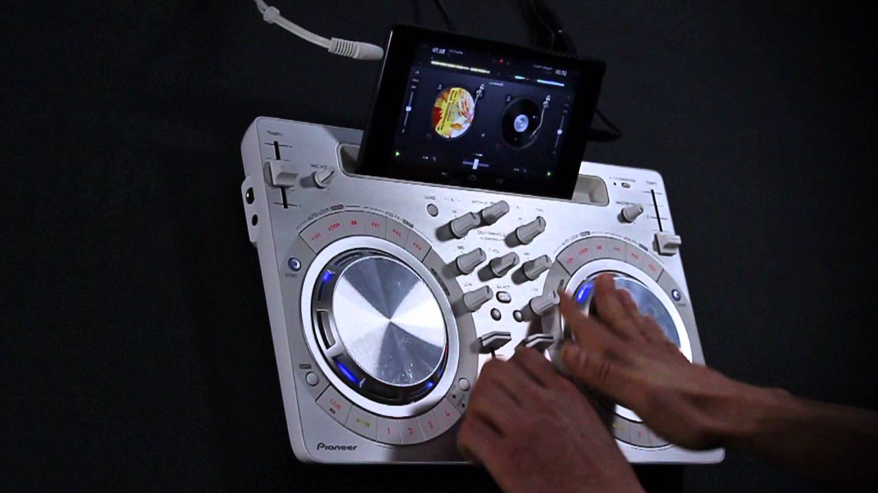 Pioneer DDJ-WeGO3 with Algoriddim's djay 2 for Android - YouTube