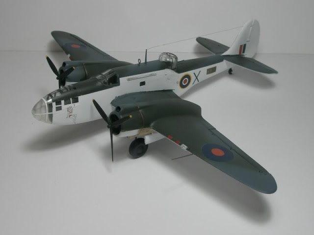 Frog 1/72 Martin 187 Baltimore - YouTube