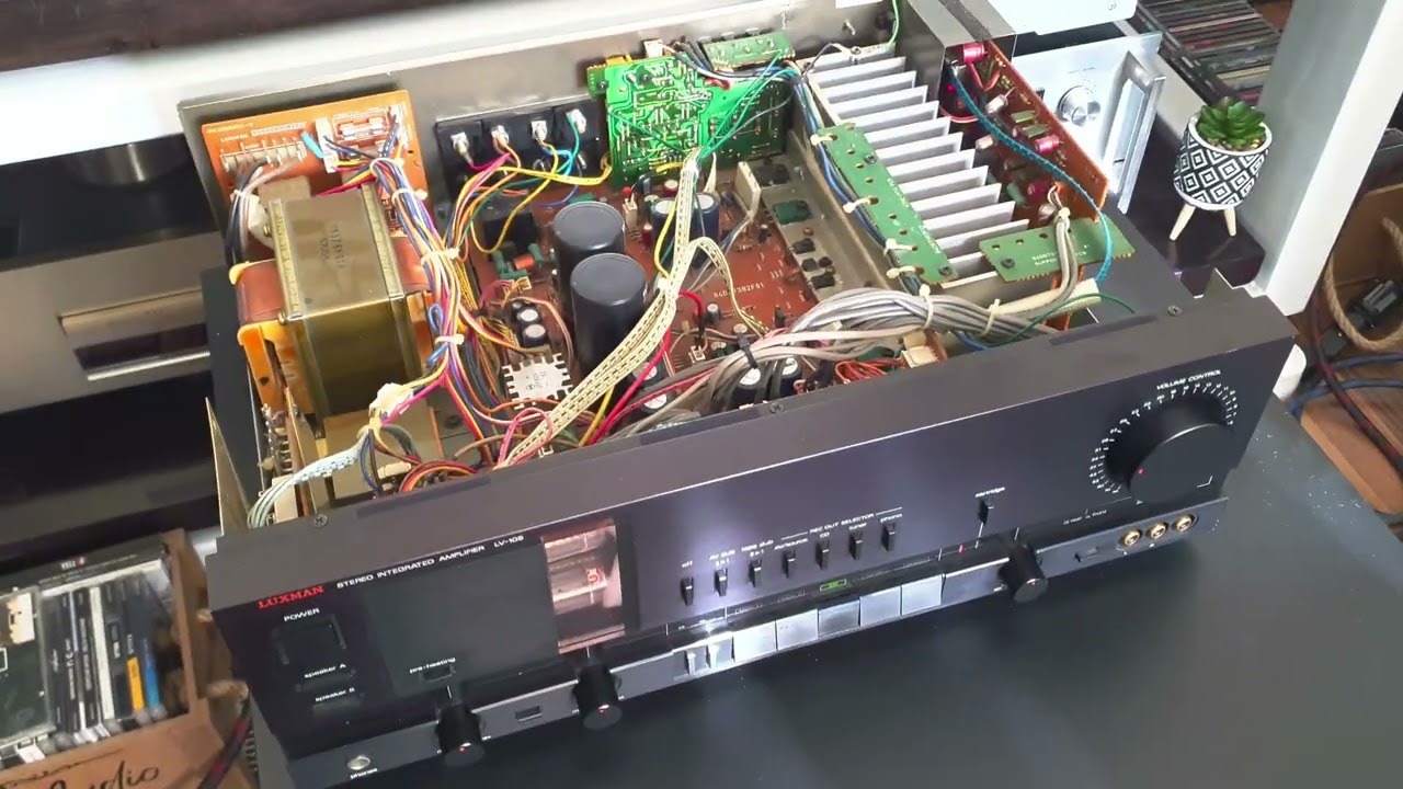 Luxman LV-105 - A Look Inside ( Part 2 ) - YouTube