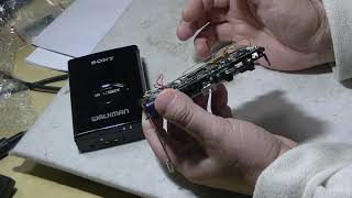 SONY1のウォークマンWM 609が直らないで中身を全部取り替えました