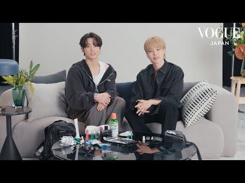BTSのJIMINとJUNG KOOKのバッグの中身は？対照的な二人が、旅に行く時