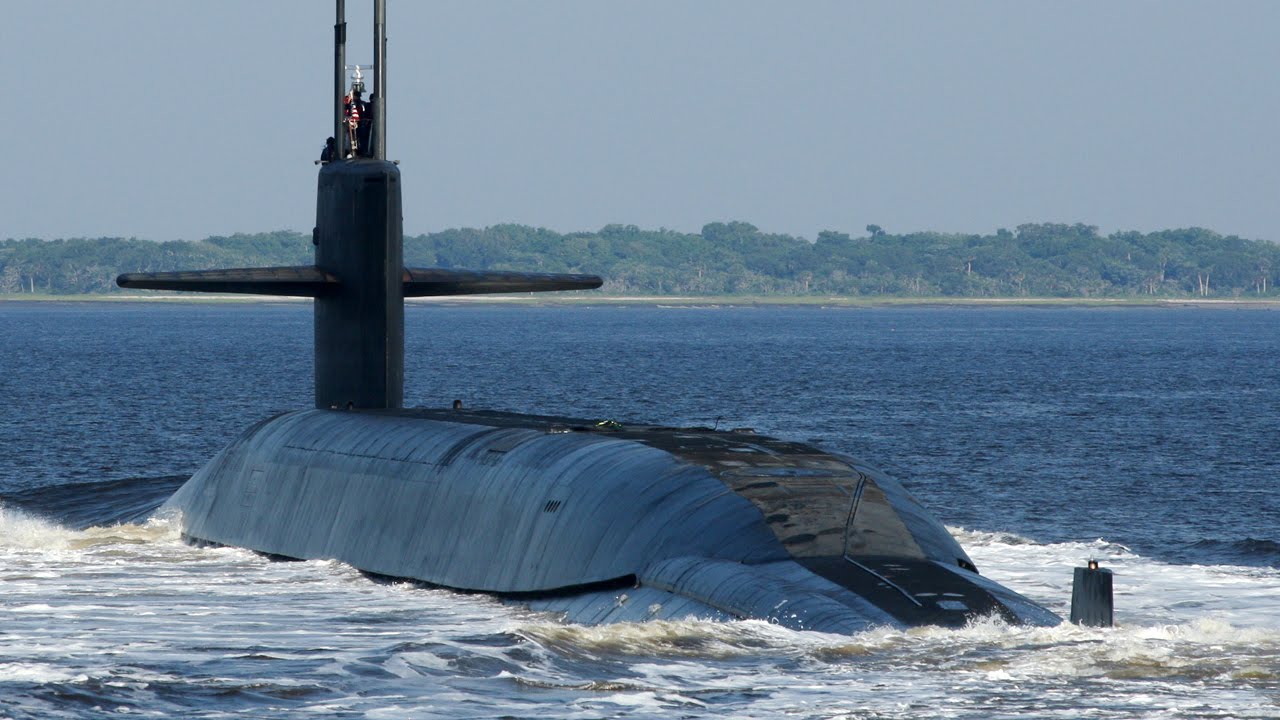 オハイオ級戦略ミサイル原子力潜水艦(SSBN) - YouTube