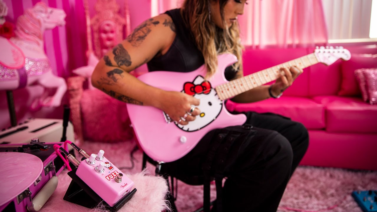 Fender x Hello Kitty Fuzz Effects Pedal Pink | Guitar Center