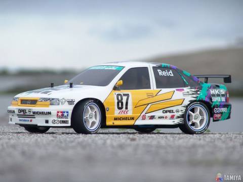 HKS Opel Vectra 1/10 FFラジコンカーキット HKS Opel Vectra 1/10 FF