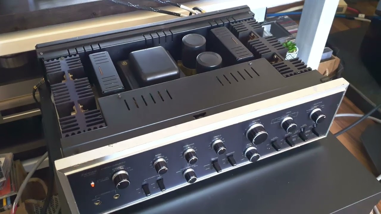 Sansui AU-8500 - A Look Inside ( Part 2 ) - YouTube