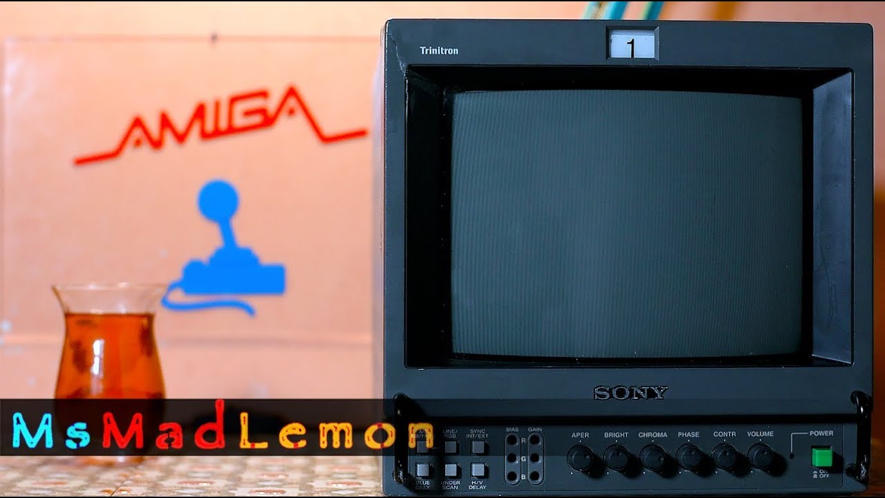 My Amiga and I exploring the Sony CRT PVM 9041QM - YouTube