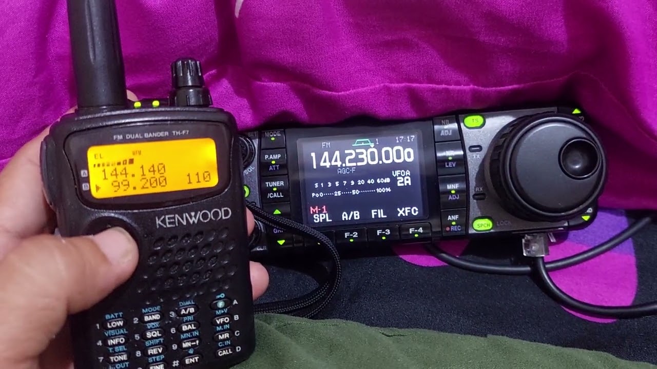 KENWOOD TH-F7 ハンディトランシーバー