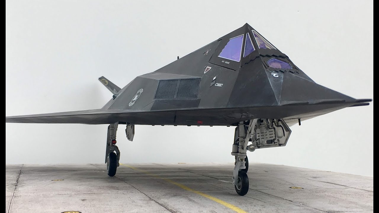 F-117A Nighthawk Trumpeter 1/32 - YouTube
