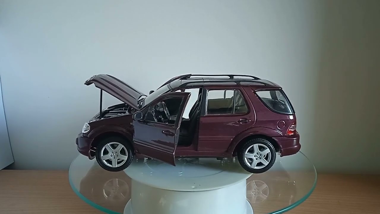 ミニカー Maisto Mercedes-Benz ML 55 1/18 ミニカー Maisto Mercedes