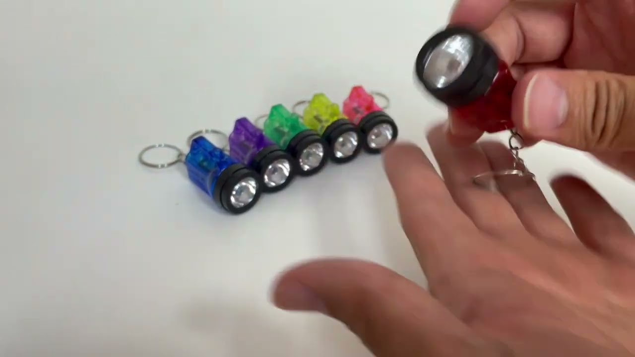 トーマス キーホルダー 消防車 プラ LED点灯 電池交換不可 動作保証