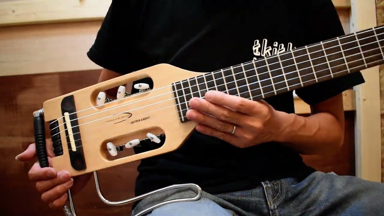 USED/TRAVELER GUITAR Ultra-Light Nylon@guitarshoptantan - YouTube