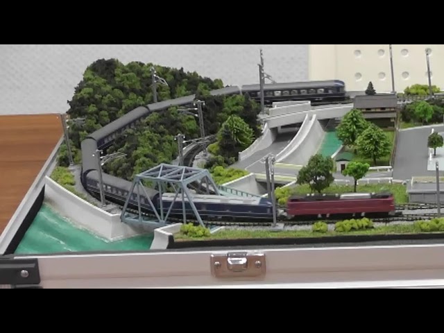 Zゲージの鉄道ジオラマ(完成品) Amazon | Zゲージ 完成ジオラマコース